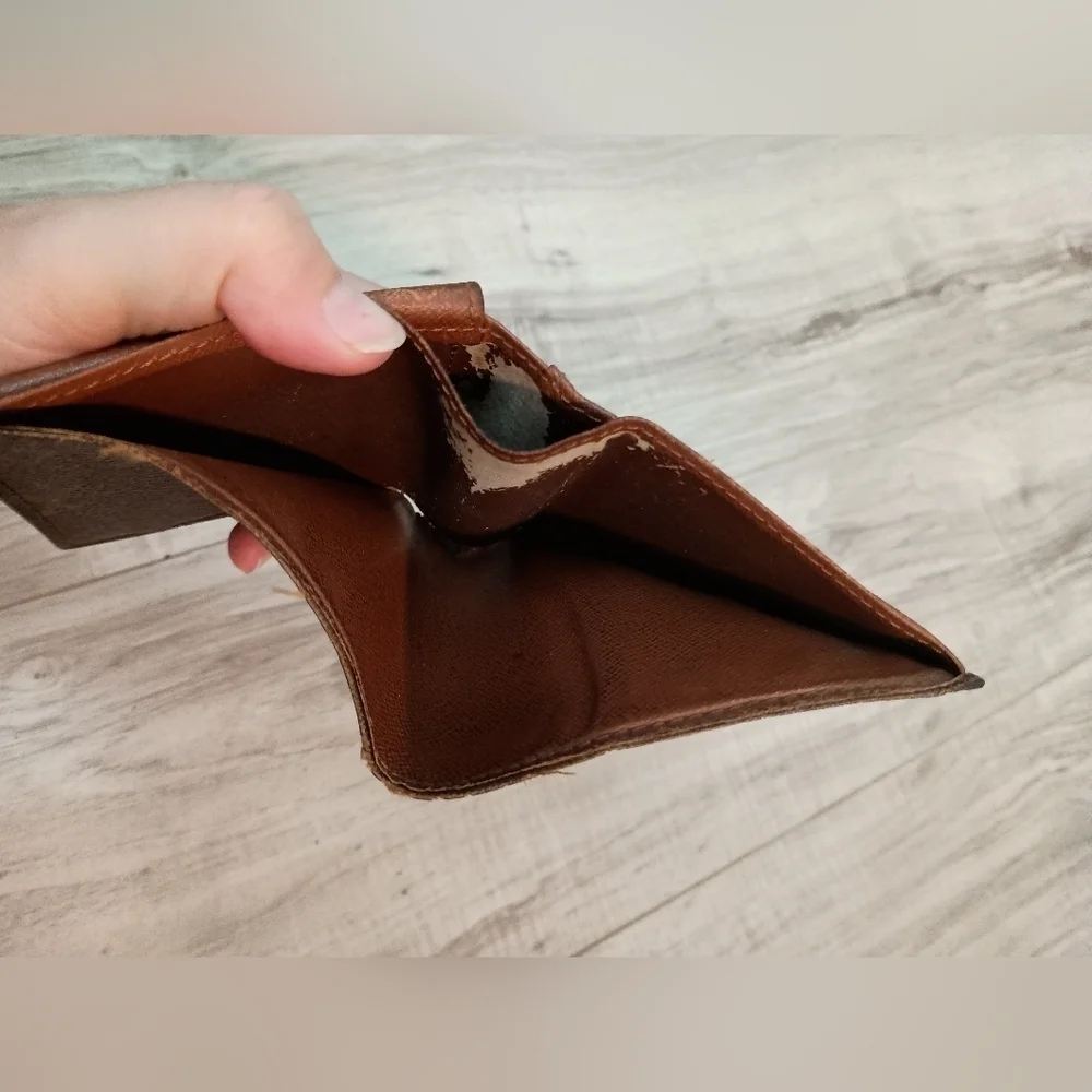 Louis Vuitton Monogram Canvas Leather Bifold Wallet
